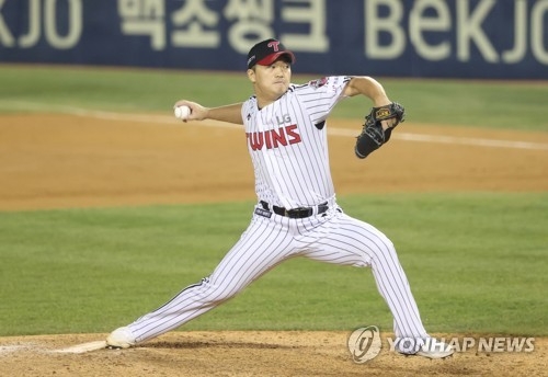 LG는 올해 불펜에서 다소 불안한 모습을 보여 손안에 쥔 승리를 놓치는 경우가 많았다. 사진은 LG의 마무리 고우석 선수