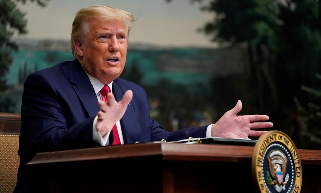 트럼프 대통령은 "코로나19 백신이 코로나 최일선에서 일하는 의료진, 노인 등에게 우선 배포될 것"이라며 "배송은 다음 주부터 시작될 것"이라고 말했다.