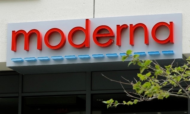 미국 식품의약국(FDA) 자문기구인 백신·생물의약품자문위원회(VRBPAC)는 17일(현지시간) 회의를 통해 미 제약사 모더나의 신종 코로나바이러스 감염증(코로나19) 백신의 긴급사용 승인을 권고했다. 사진은 매사추세츠 케임브리지에 있는 모더나 회사 전경.