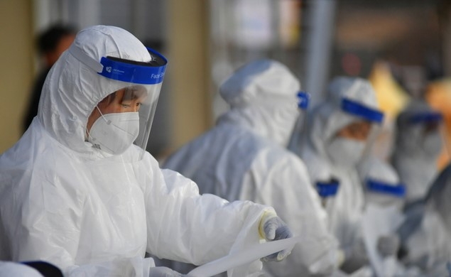 코로나19 신규확진 1053명, 나흘째 1천명대…총 4만7517명