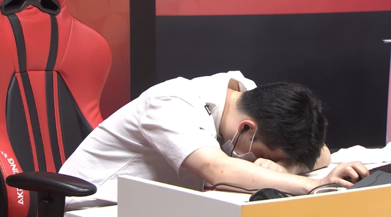 샌드박스 게이밍의 차현우가 피파 e콘티넨탈컵 결승전 마지막 5세트에서 패배했다(사진=생방송 화면 캡처).