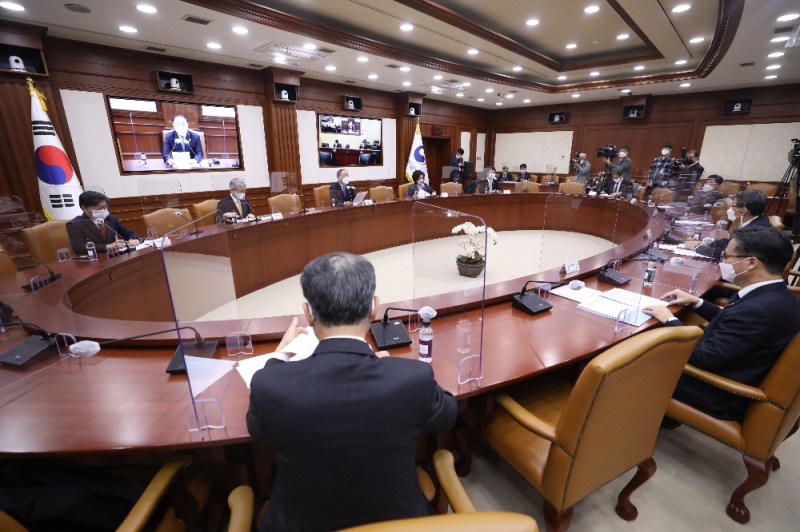 홍남기 경제부총리 겸 기획재정부 장관이 21일 서울 종로구 정부서울청사에서 열린 제1차 혁신성장 BIG3 추진회의에서 발언하고 있다. (사진=뉴시스)