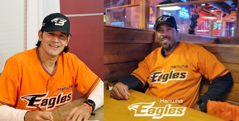 한화의 카를로스 수베로 감독(왼쪽)과 조니 워싱턴 타격코치