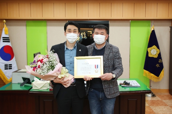 무안군의회 강병국 의원 ‘지방의정봉사상’ 수상/사진=무안군의회