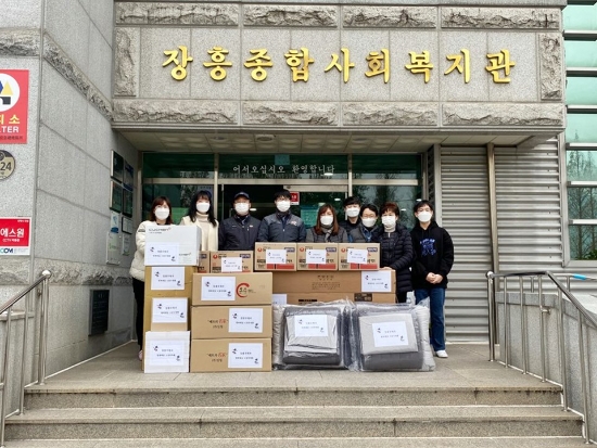 장흥종합사회복지관, 행복 배달 소원우체통 소원 물품 전달/사진=장흥군