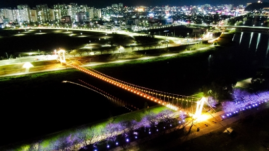 출렁다리 야경/사진=순천시