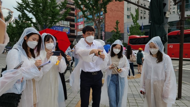 시각 장애인 보행환경 모니터링