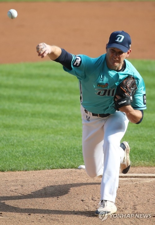 루친스키는 지난해 9승에서 올해 19승 투수로 우뚝 서며 NC의 통합우승을 견인했으나 아직 재계약을 맺지 못하고 있다.