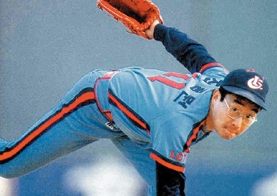 1984년 한국시리즈서 5경기 40이닝을 던지며 롯데 자이언츠의 우승을 이끌었던 '철완' 최동원.