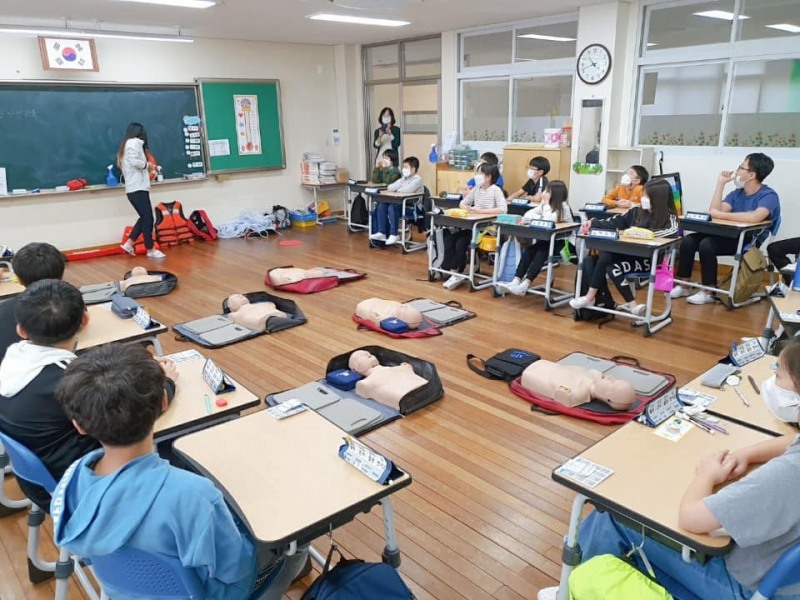 사진 = 코로나19 대응 학교로 찾아가는 수상안전교육