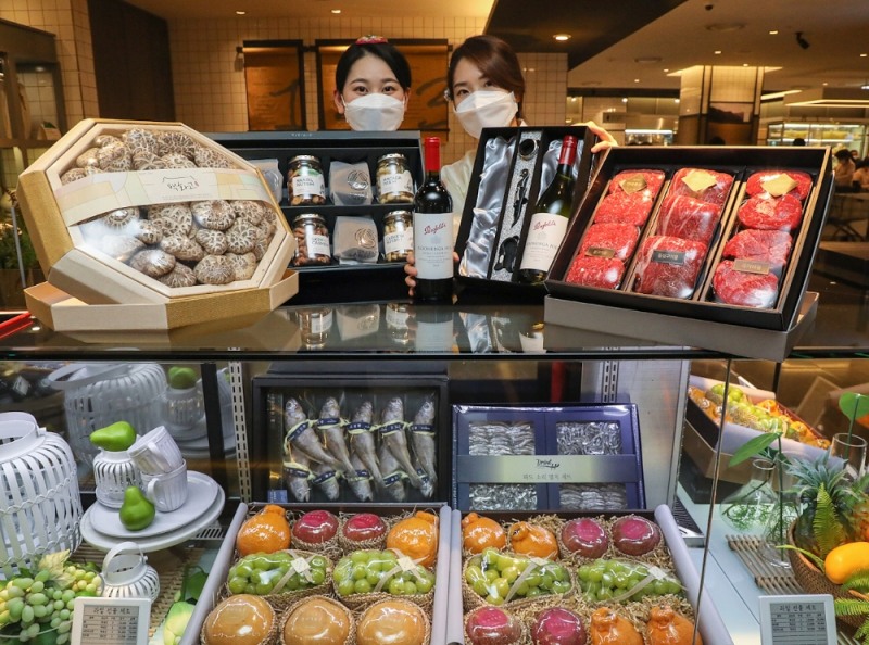 현대백화점 다음달 4일부터 설선물세트를 예약 판매한다.