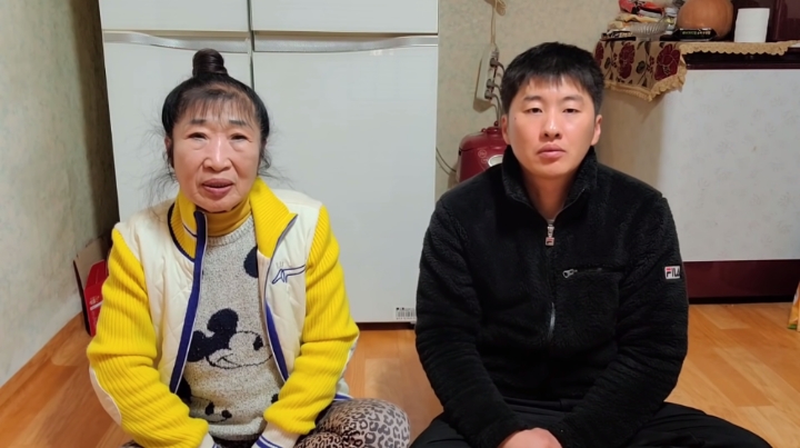다정한부부는 지난 11월 가짜부부 의혹부터 시작해 티켓 다방 운영, 미성년자 고용 논란 등으로 사회적 물의를 일으킨 바 있다(사진=다정한부부 유튜브 발췌).