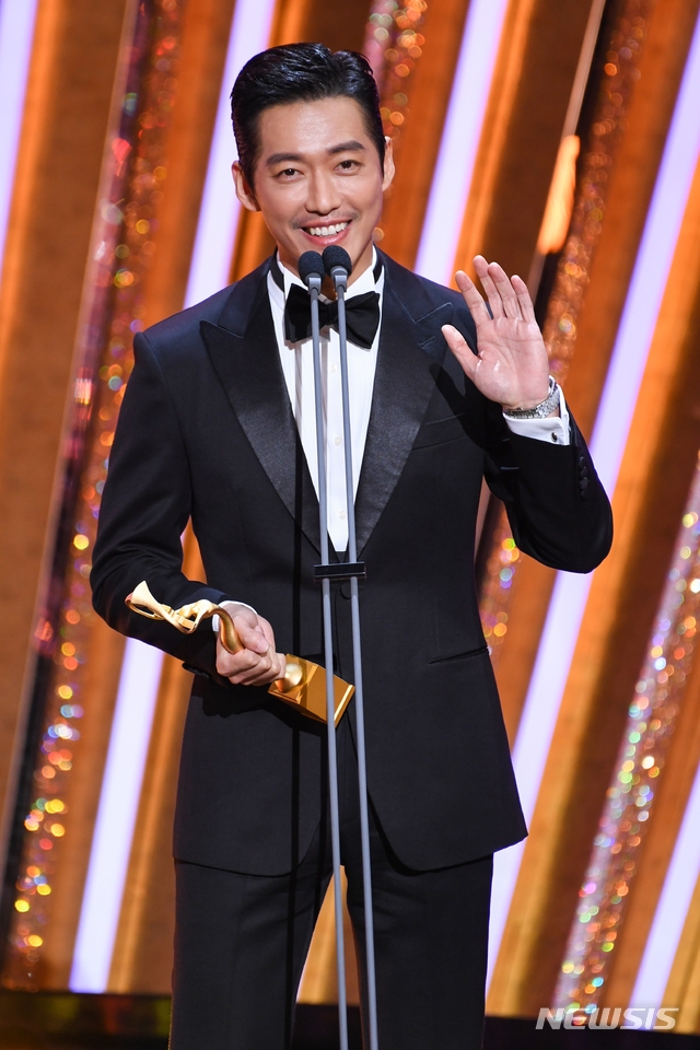 SBS 연기대상 배우 남궁민. (사진=SBS 제공)