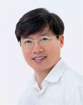 24대 학회장으로 취임한 유영재 교수