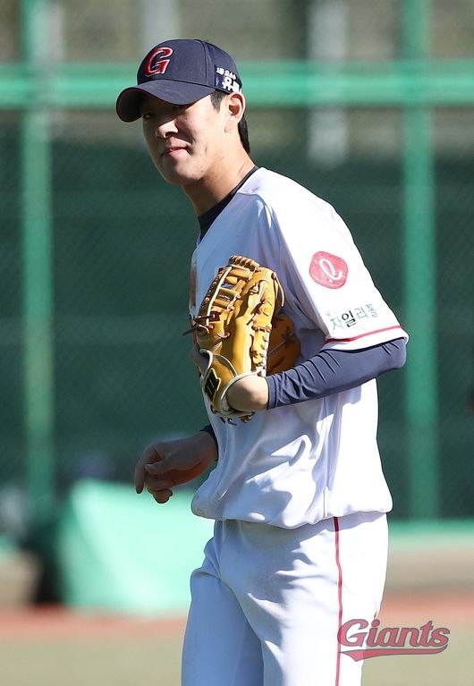 롯데에 5억원으로 입단한 내야수 나승엽