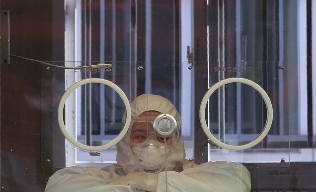 울산, 서울 오가던 병원의사 확진…환자도 연쇄감염