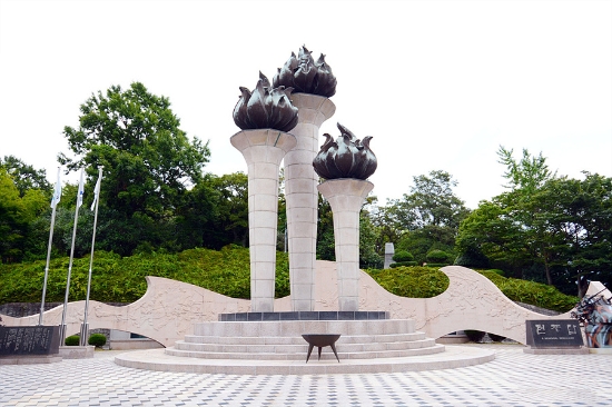 여수시 현충탑 전경./사진=여수시