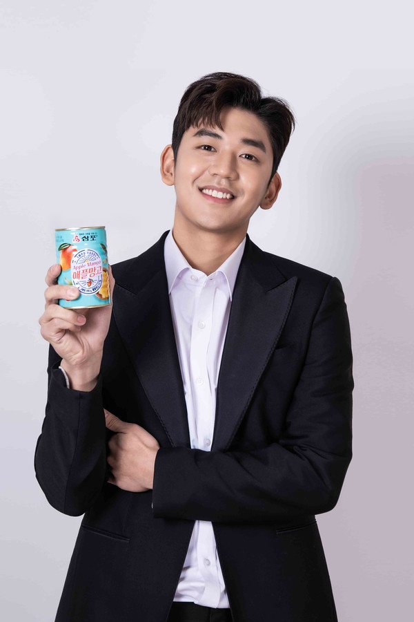 식품광고 모델로 발탁된 배드민턴 간판스타 이용대