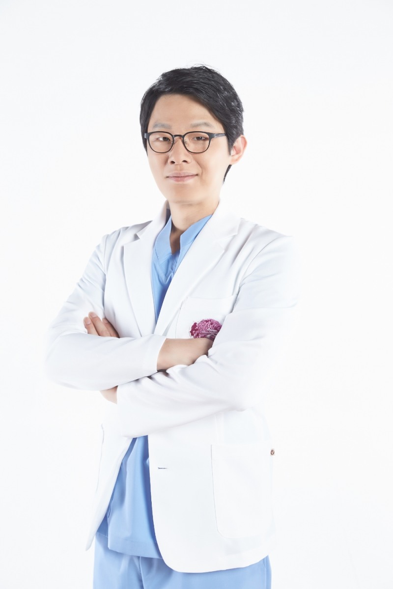 "치료 복잡한 여드름흉터, 조기 치료로 만족도 높여야"