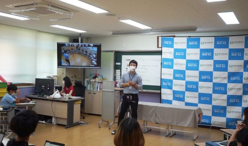 사진 = 김천 운곡초 1수업 2교사 협력 수업 모습
