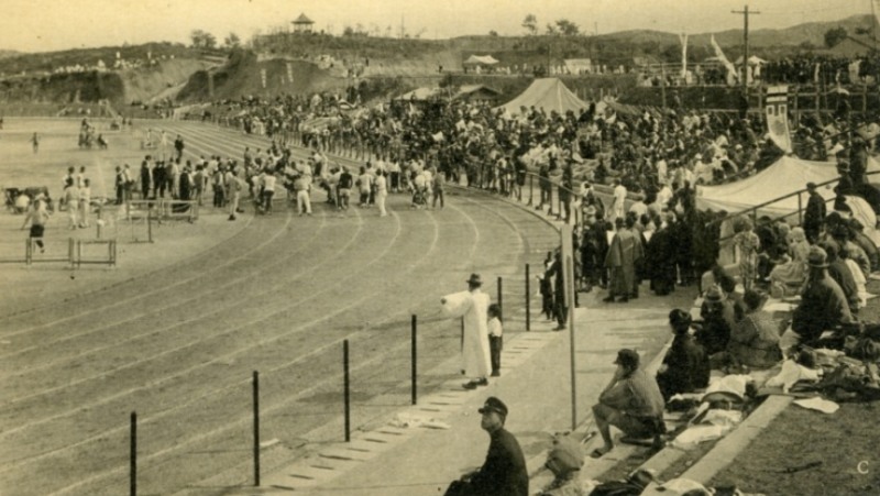1925년 경성운동장 개장기념으로 열린 제1회 조선신궁대회 경기 대회 모습