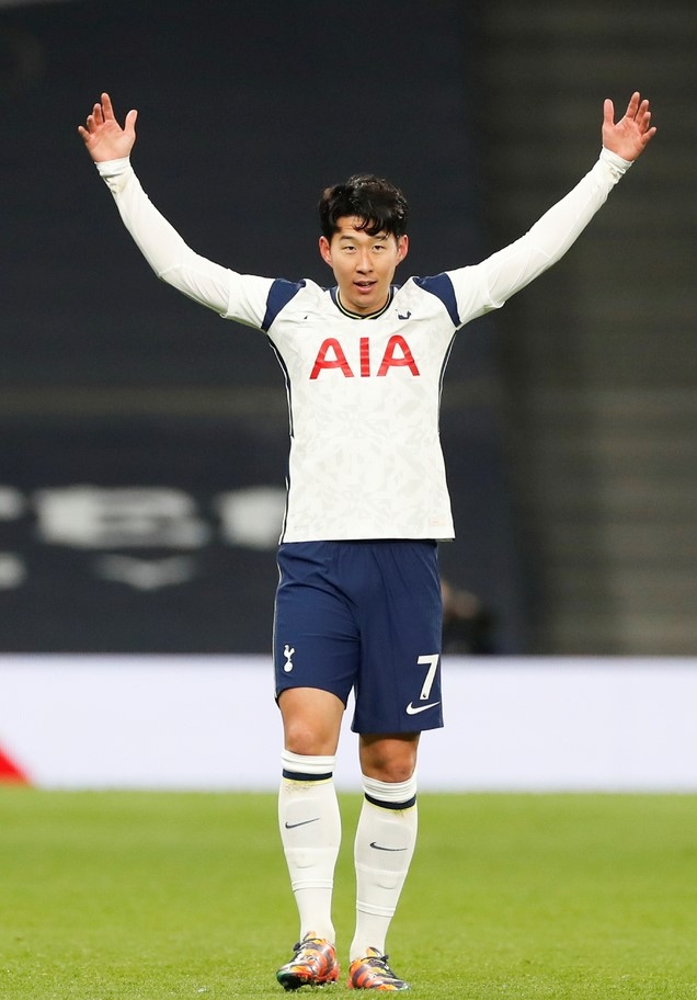 손흥민이 지난해 12월 6일(현지시간) 영국 런던의 토트넘 홋스퍼 스타디움에서 열린 2020~21 잉글랜드 프리미어리그(EPL) 11라운드 아스널과의 경기에 선발 출전해 전반 13분 선제골을 넣고 기뻐하고 있다.