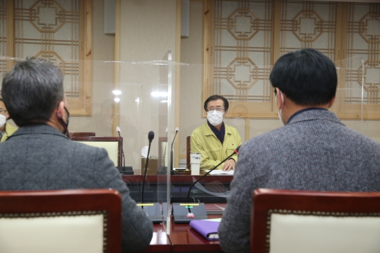 신안군, ‘2021년 주요부서 업무보고회’/사진=신안군