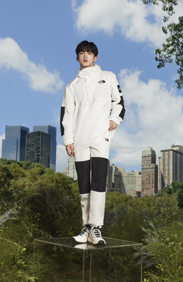 노스페이스 화이트라벨 21SS 광고촬영을 진행한 홍보대사 김요한