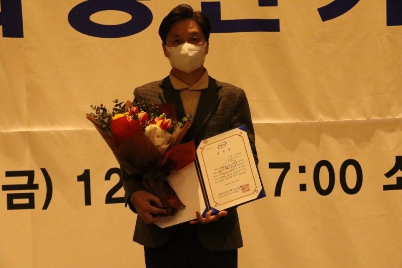 제27대 대한소프트테니스협회장에 정인선 실업연맹 회장이 56.4%의 높은 득표율로 당선됐다.