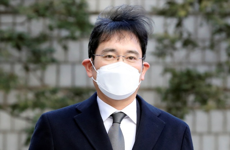 삼성 이재용 부회장 징역 2년 6개월…법정 구속
