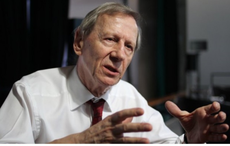 런던 토트넘 옆동에에서 자라 토트넘 훗스퍼 팬이었던 세계적인 사회학자 앤서니 기든스.