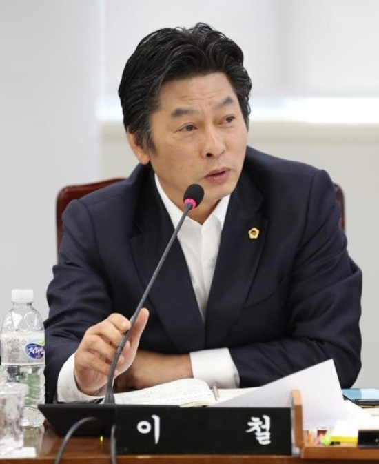 전남도의회 농수산위원회 이 철 의원(더불어민주당, 완도1)