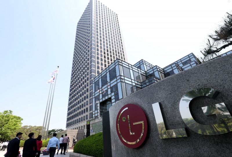 LG 휴대폰 사업 매각 나설 듯…"모든 가능성 열어두고 검토 중"