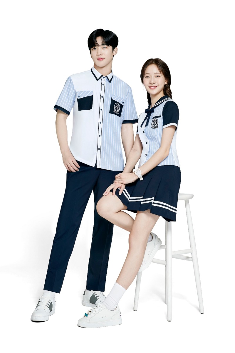 스마트학생복의 브랜드 새 모델 김요한, 조승희