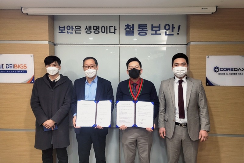 왼쪽부터 핀마트 용현봉 실장, 핀마트 이승배 대표, 코어닥스 임요송 대표, 코어닥스 양휘강 이사