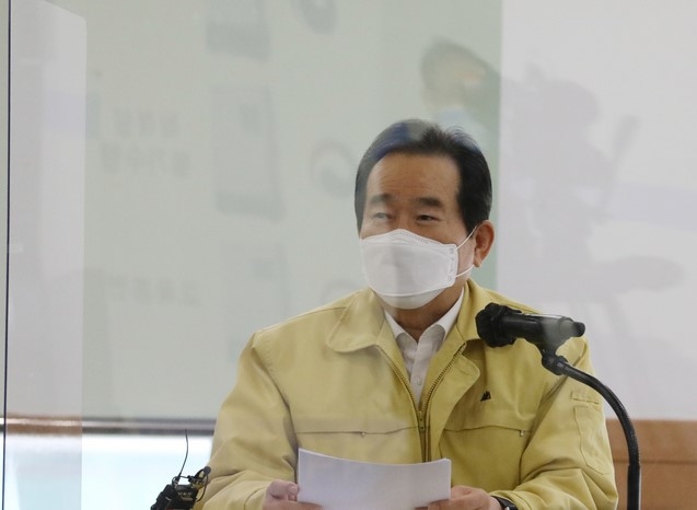 정세균 국무총리가 21일 오전 경기 동두천시 삼육사로 일신바이오베이스 본사를 찾아 코로나19 백신 냉동고 생산 현황을 보고받은 후 발언하고 있다.