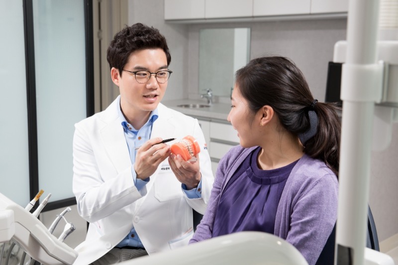 수술 없이 진행하는 주걱턱교정, 교정전문의 선택 필수