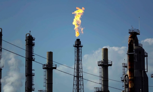 국제유가, 미국 원유재고증가…수급 악화 우려 속락 마감