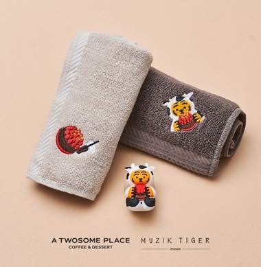 투썸플레이스, 투썸X무직타이거 타올 세트 출시