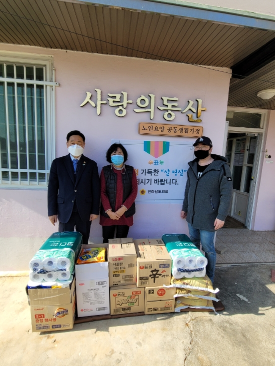 강문성 전남도의원(더불어민주당, 여수2), 설날 맞아 지역 요양시설 방문/사진=전남도의회