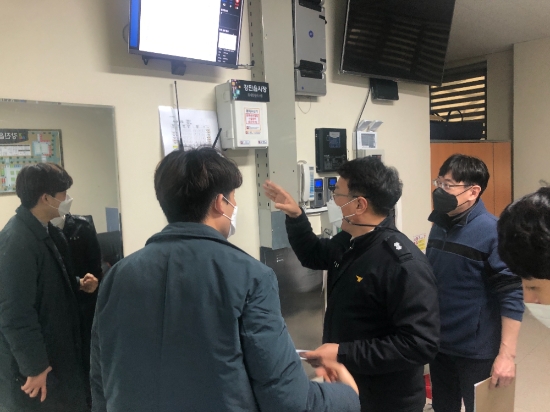 강진읍시장 화재알림시설 설치 시연/사진=강진군
