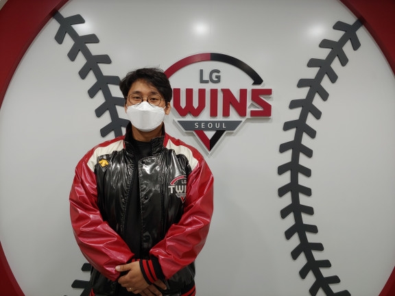 KBO 리그 최초로 스트렝스 코치로 LG가 영입한 스티브 홍