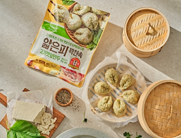 풀무원, 4번째 얄피 시리즈 '얇은피꽉찬속 고기깻잎만두' 출시