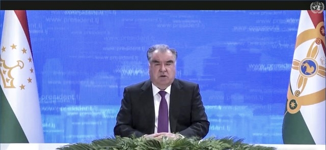 중앙아시아 국가 타지키스탄이 26일(현지시간) 신종 코로나바이러스 감염증(코로나19) 종식을 선언했다. 2020년 9월22일 에모말리 라흐몬 타지키스탄 대통령이 화상으로 열리는 75차 유엔 총회에서 연설하고 있다. 