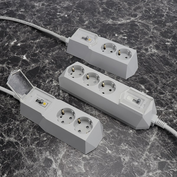 '고용량 멀티탭도 디자인' 아이정, 블랙에 이어 그레이 컬러 출시