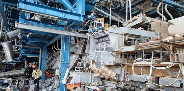 29일 오후 4시33분께 경북 경북 구미시 산동면 봉산리 AGC화인테크노코리아 공장에서 폭발 사고가 발생해 공장 근로자 8명이 다쳤다. 2021.01.29 (사진=경북소방본부 제공)