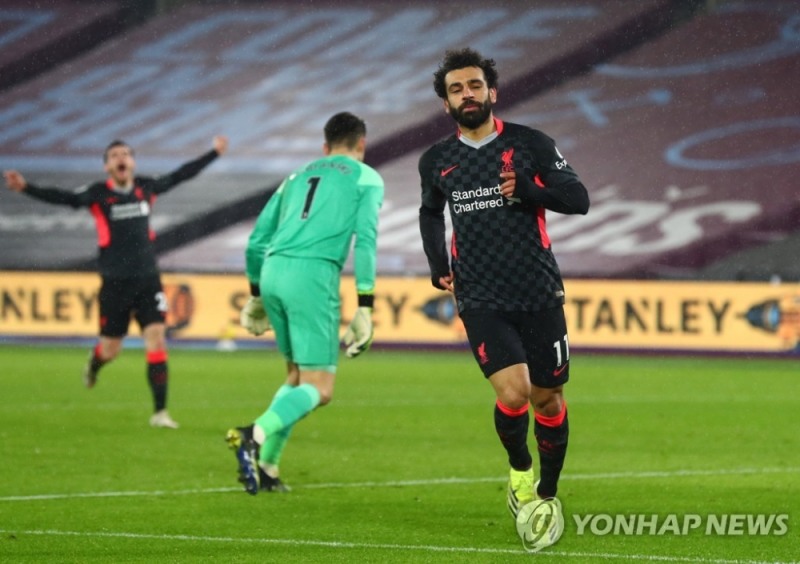 골세리머니를 펼치는 리버풀의 무함마드 살라흐. (EPA=연합뉴스)