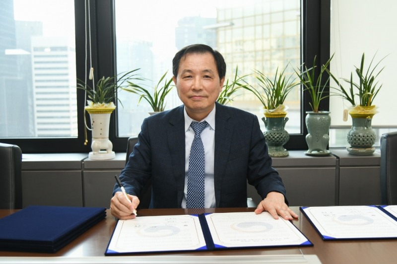 효성티앤씨 김용섭 대표, '플라스틱 줄이기 챌린지' 참여... "일회용 비닐 사용 않을 것"