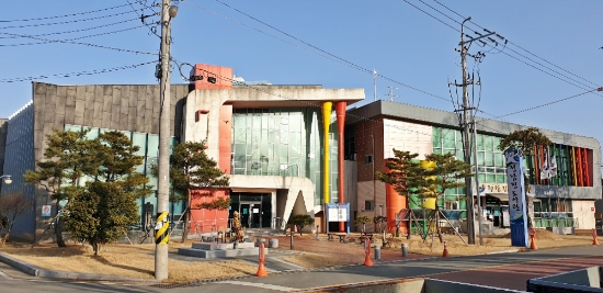 정남진 도서관/사진=장흥군