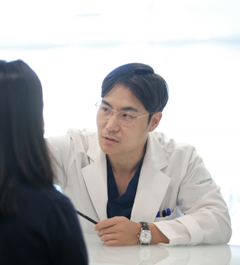 눈밑지방재배치 비용보다 중요한 이것은?